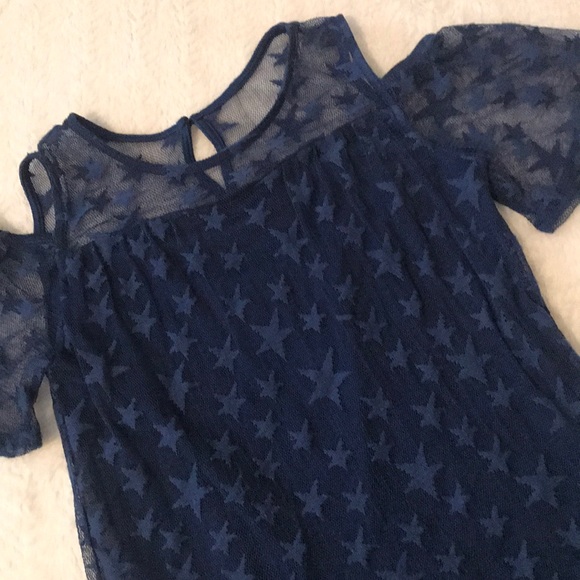 Amy Byer Other - Navy girls cold shoulder top